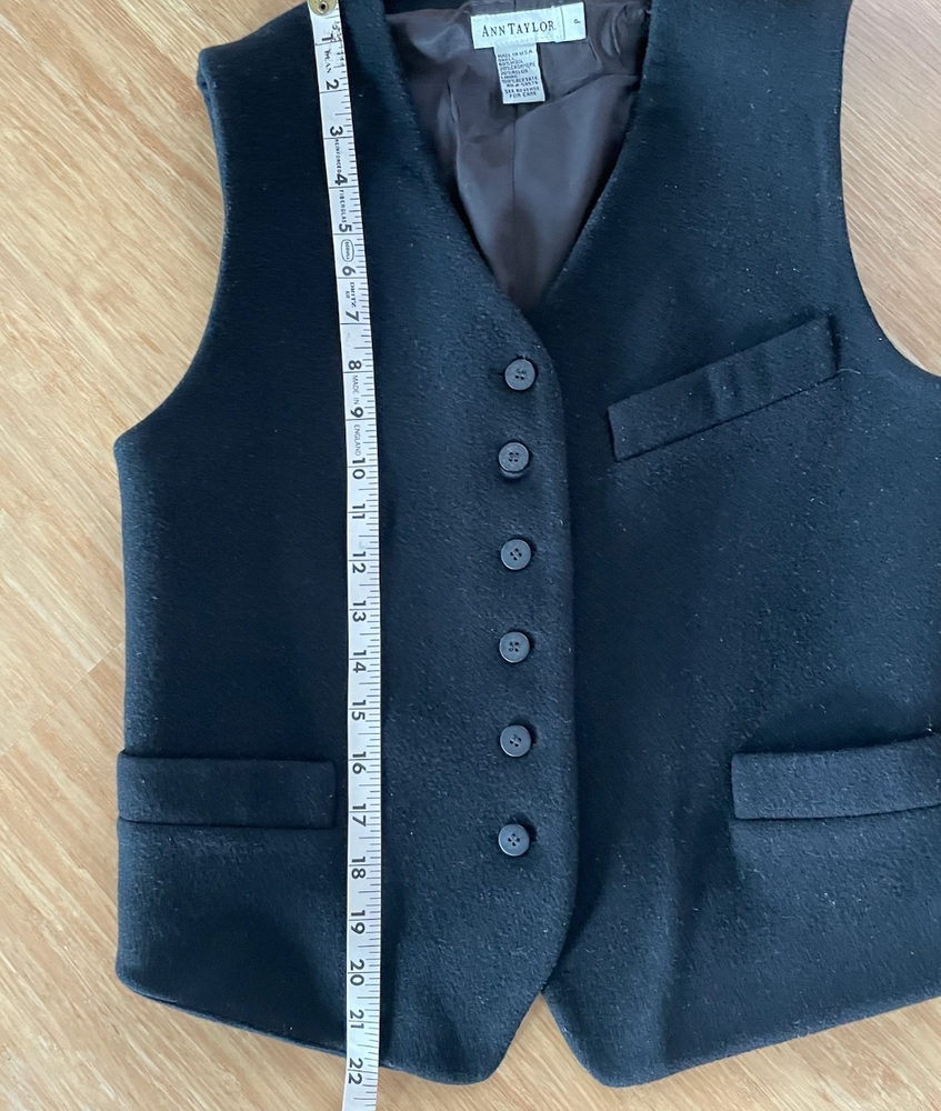 Vest - Picture 4 of 4